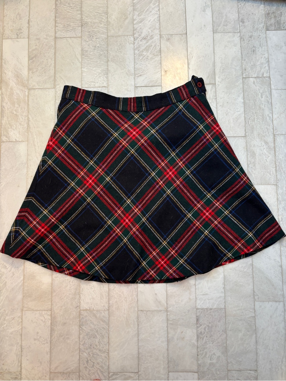 Vintage Classic Plaid A-Line Skirt in Green, Navy and Red